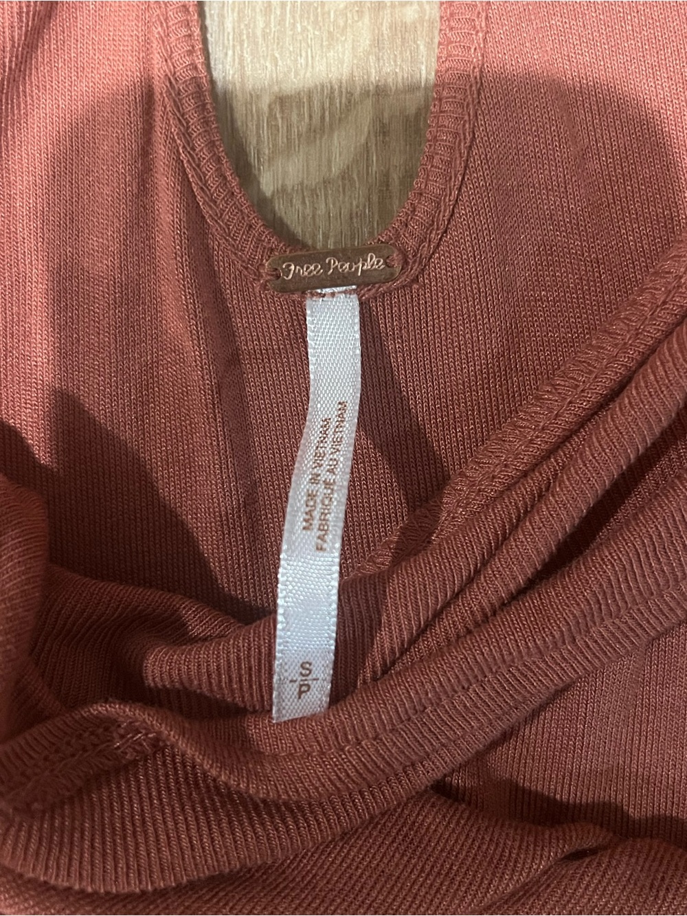 Free People • FP Rust / Terracotta Cross-Back Ruffle Tank Small - Picture 3 of 6